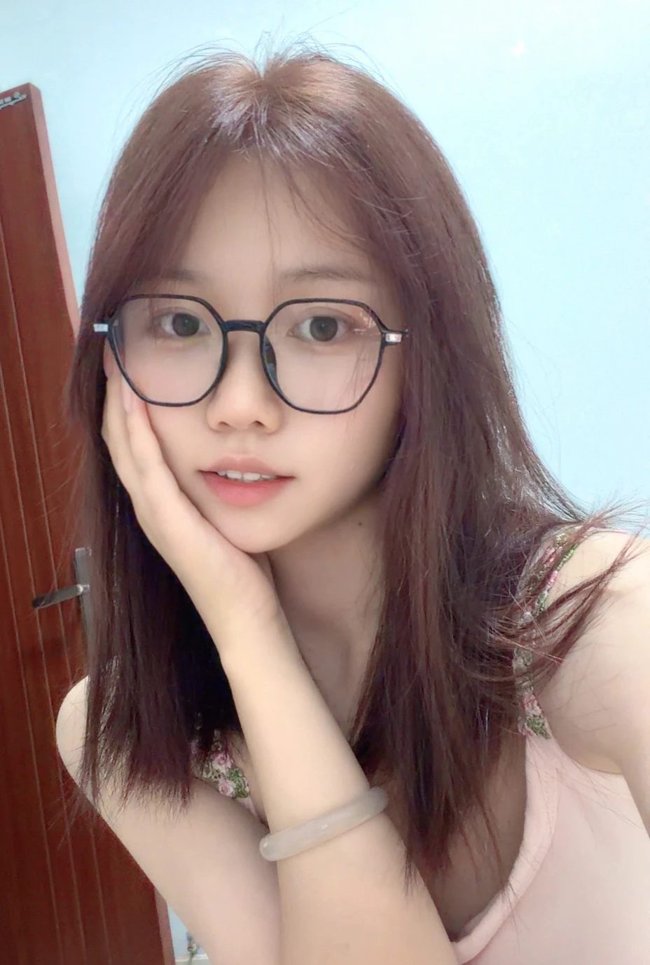 眼镜一戴，乖乖上线👓